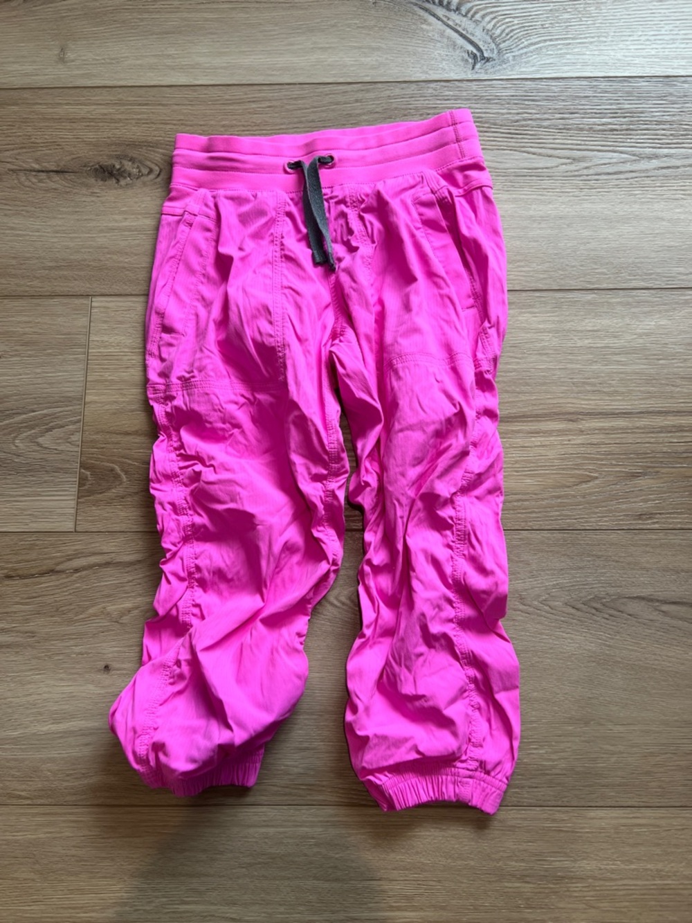 Lululemon ivivva Hot Pink Girls Jogger Pants size 12